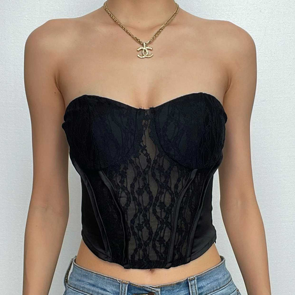 Top a tubino con cerniera e scollo a cuore in patchwork di pizzo 