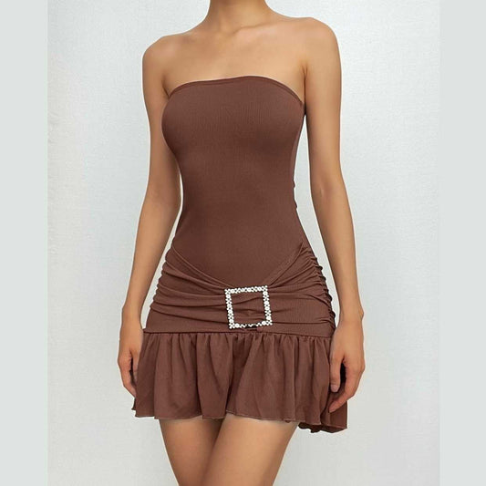 Geripptes, rückenfreies Mini-Tube-Kleid mit Schnalle und Rüschen 