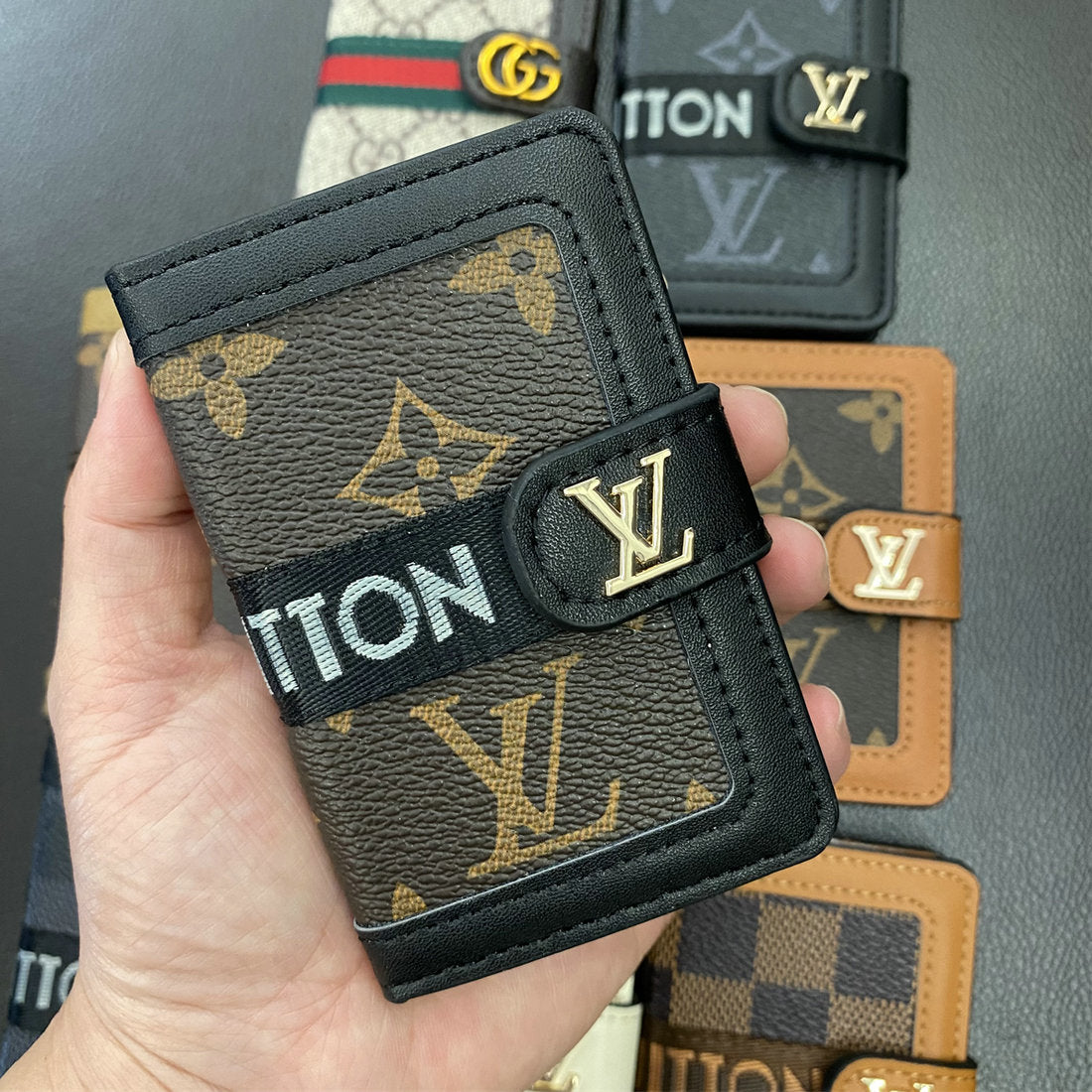 Hochwertiges Flip-Kartenetui aus Leder