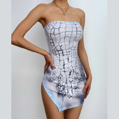 Tief ausgeschnittenes, unregelmäßiges Mini-Tube-Kleid mit Schlitz und Kontrastdruck
