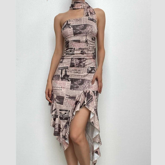 Unregelmäßiges Neckholder-Midikleid mit gerafftem Rücken und Kontrastdruck 