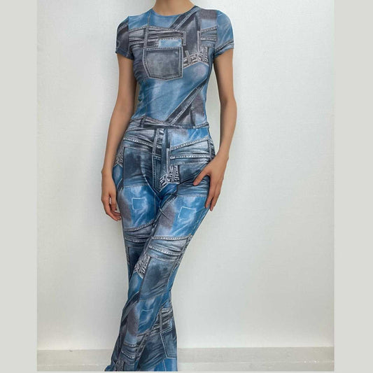 Completo di pantaloni a girocollo a maniche corte con stampa denim a contrasto 