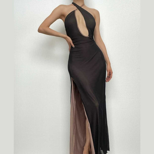 Rückenfreies Maxikleid aus gerafftem Netzstoff mit gekreuzter Vorderseite und Aussparung