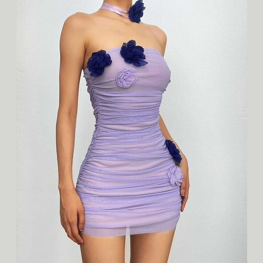 Rückenfreies Tube-Minikleid aus Netzstoff mit gerüschter Blumenapplikation 