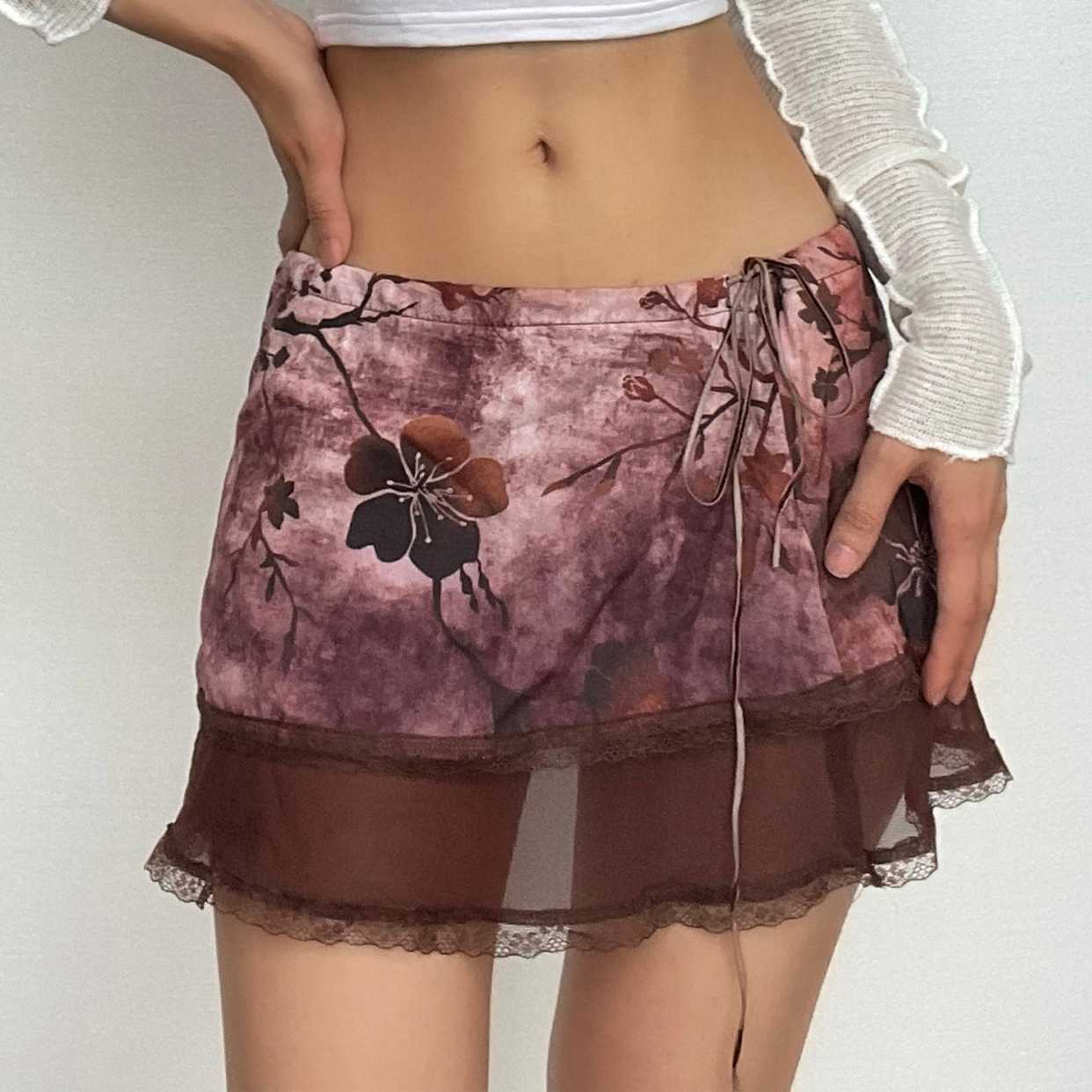 Mesh patchwork flower print contrast low rise lace hem mini skirt