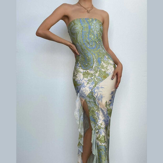 Rückenfreies Maxikleid mit Blumenmuster, Schlitz und unregelmäßigem Kontrast 