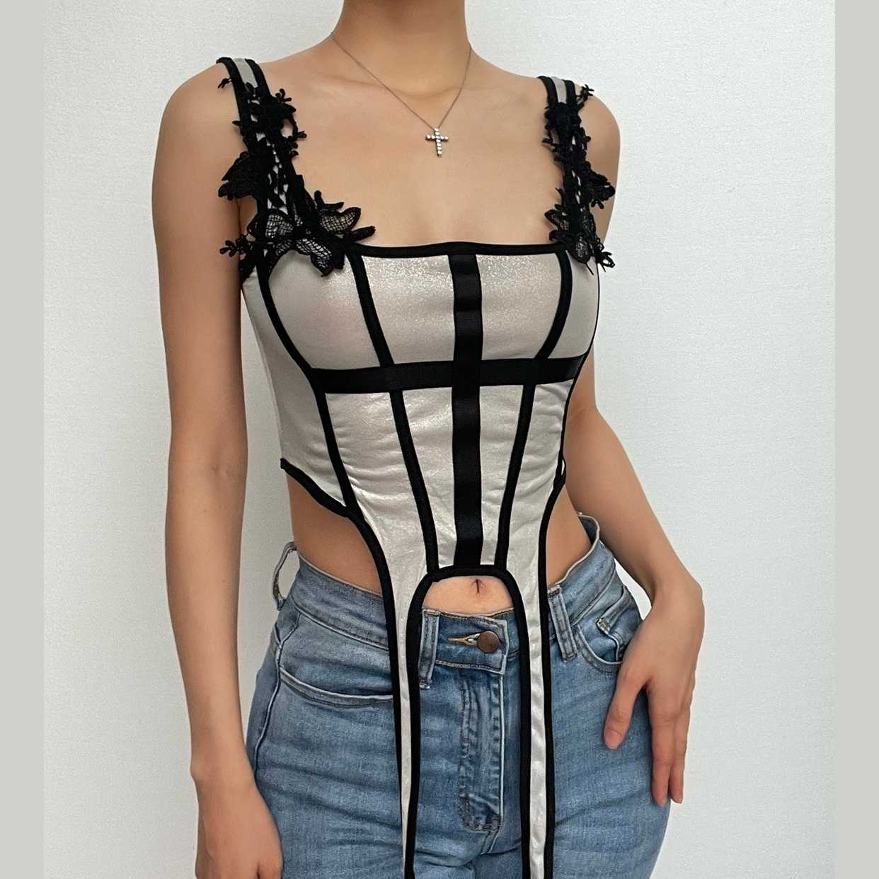 Sleeveless contrast ribbon embroidery crop top