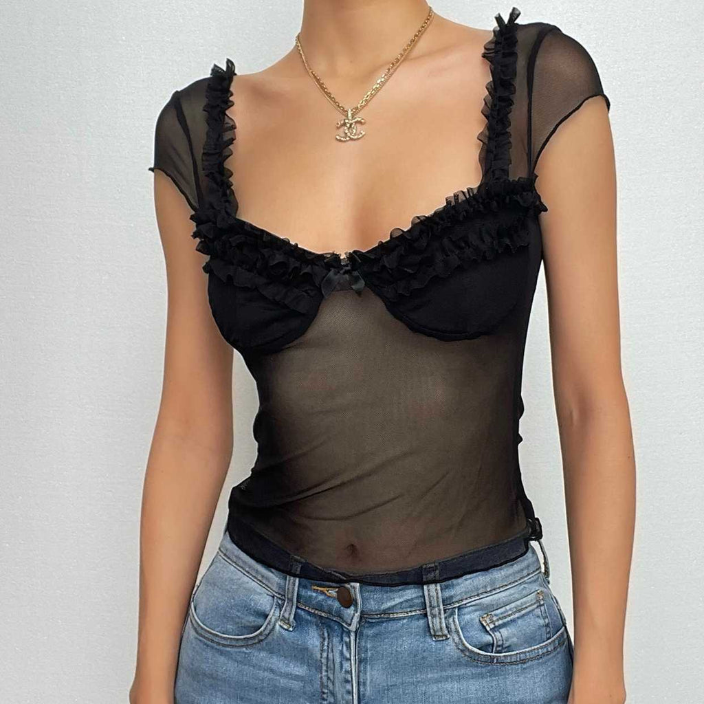 Top senza schienale con maniche a cappuccio, scollo a V con volant e patchwork in rete 