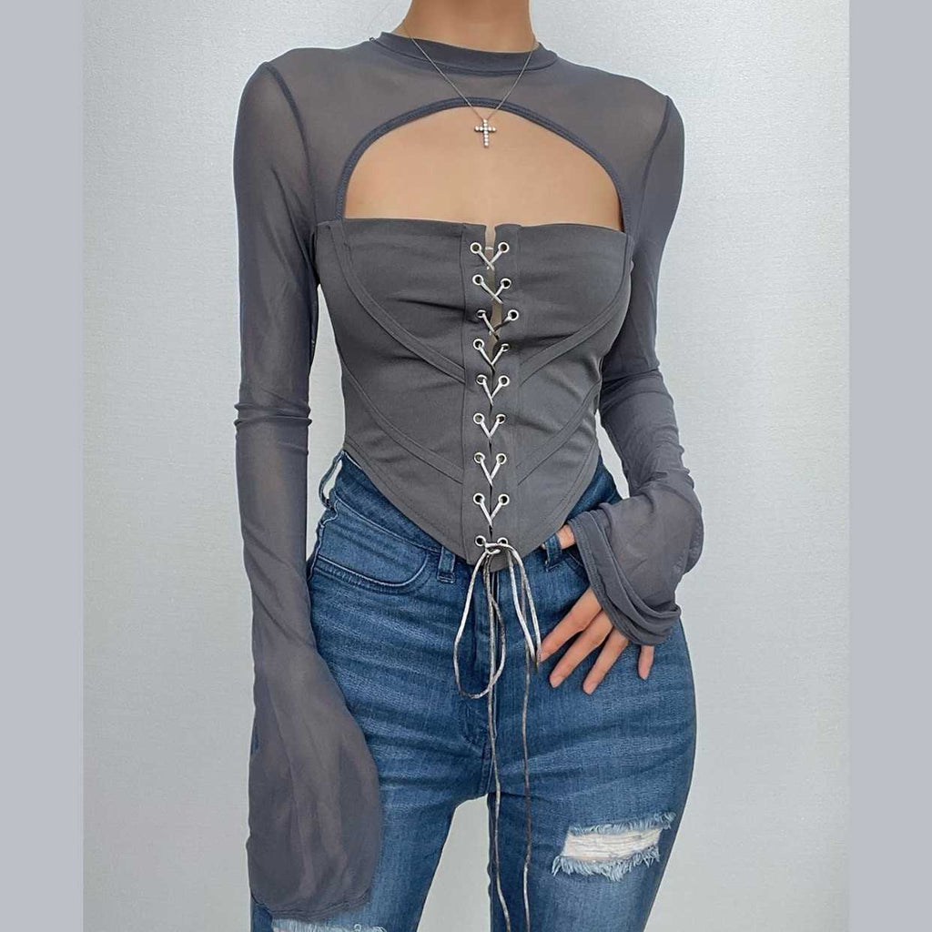 Top con corsetto, maniche svasate, scollo rotondo, schiena scoperta e lacci 