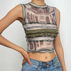Top senza maniche a contrasto con volant a righe e patchwork in rete 