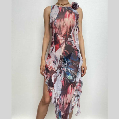Ärmelloses Maxikleid aus transparentem Netzstoff mit abstraktem Druck und kontrastierenden Rüschen 