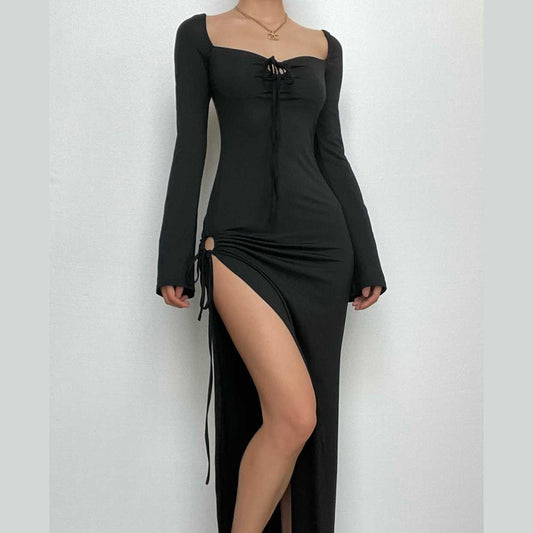 Langärmliges, geschlitztes, rückenfreies Maxikleid mit Kordelzug zum Selbstbinden 