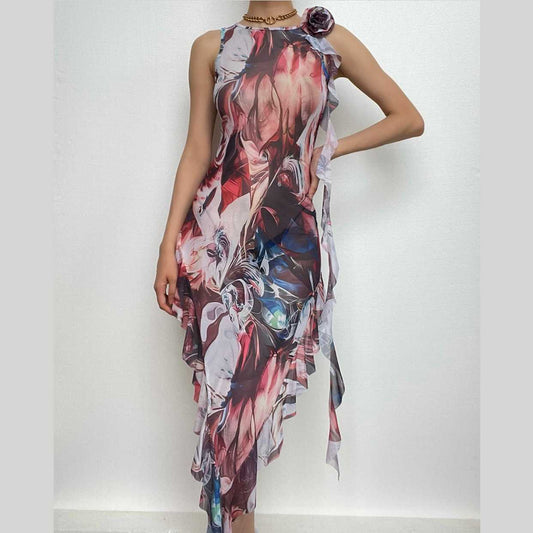 Ärmelloses Maxikleid aus transparentem Netzstoff mit abstraktem Druck und kontrastierenden Rüschen 