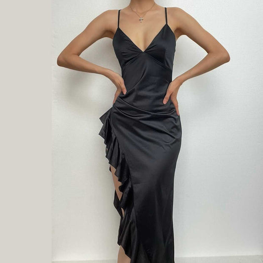 Midikleid mit Rüschen, V-Ausschnitt und unregelmäßigem Kreuzrücken