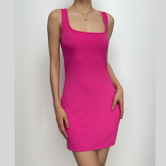 Ärmelloses Minikleid mit geripptem, einfarbigem Stickmuster und quadratischem Ausschnitt 