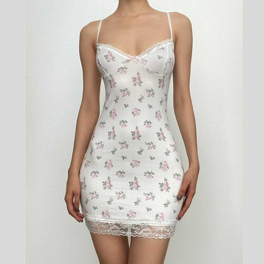 Rückenfreies Minikleid mit kontrastierendem Camisole und Blumenmuster mit Spitzensaum
