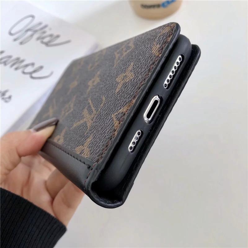 Classic Phone Wallet for iPhones - ERPOQ