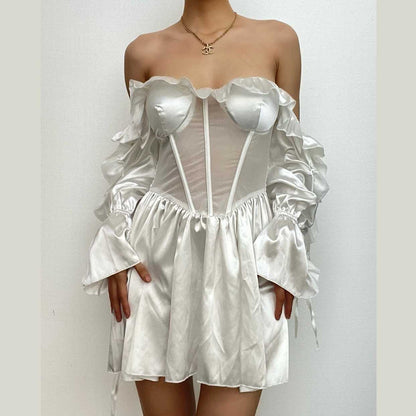Schulterfreies, kontrastierendes, langärmliges, rückenfreies Minikleid mit Blumenmuster 
