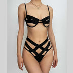 Ausgehöhltes, gekreuztes, vorn durchgehendes, rückenfreies Camisole-Hosenset 