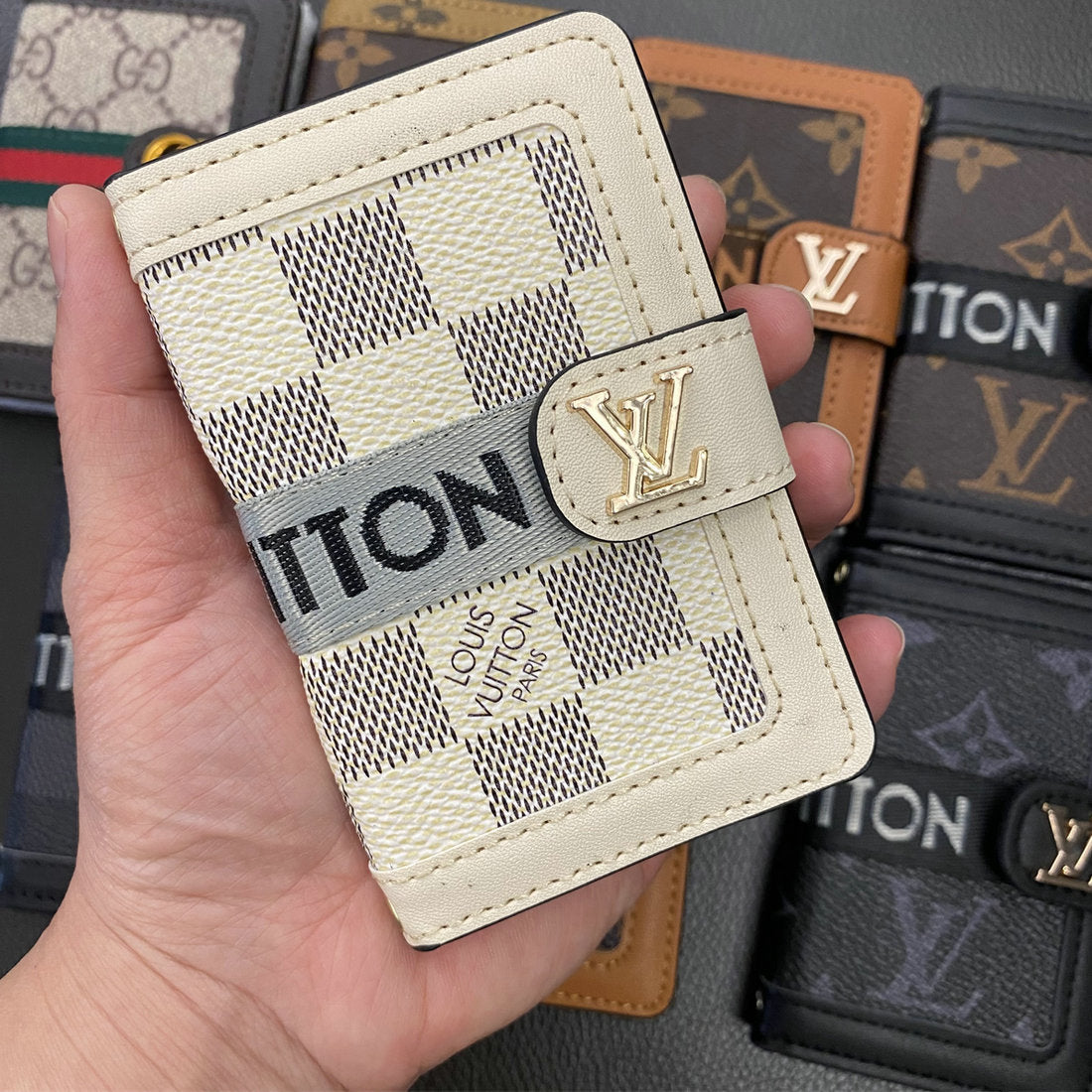 Hochwertiges Flip-Kartenetui aus Leder