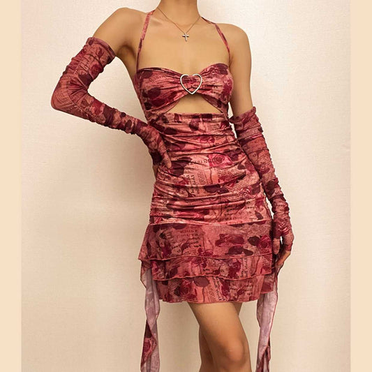 Rückenfreies Minikleid mit Rüschen, Blumenmuster, Kontrasthandschuhen und Schnalle 