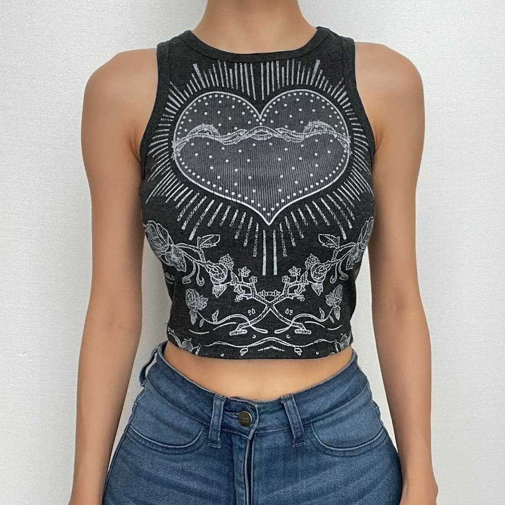 Crewneck sleeveless heart pattern contrast crop top