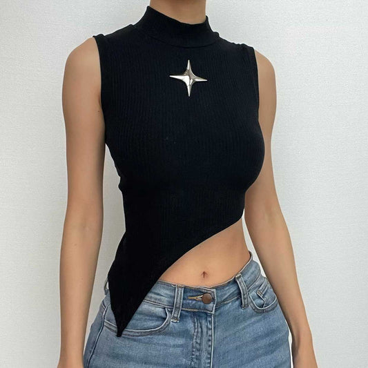Ärmelloses Crop-Top mit unregelmäßigem Stehkragen und Stern-Applikation 