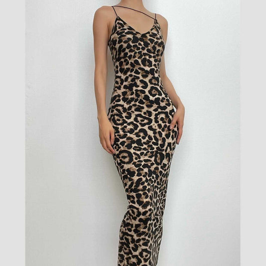 Rückenfreies Midikleid mit Spaghettiträgern und U-Ausschnitt und Leopardenmuster in Kontrastfarbe 