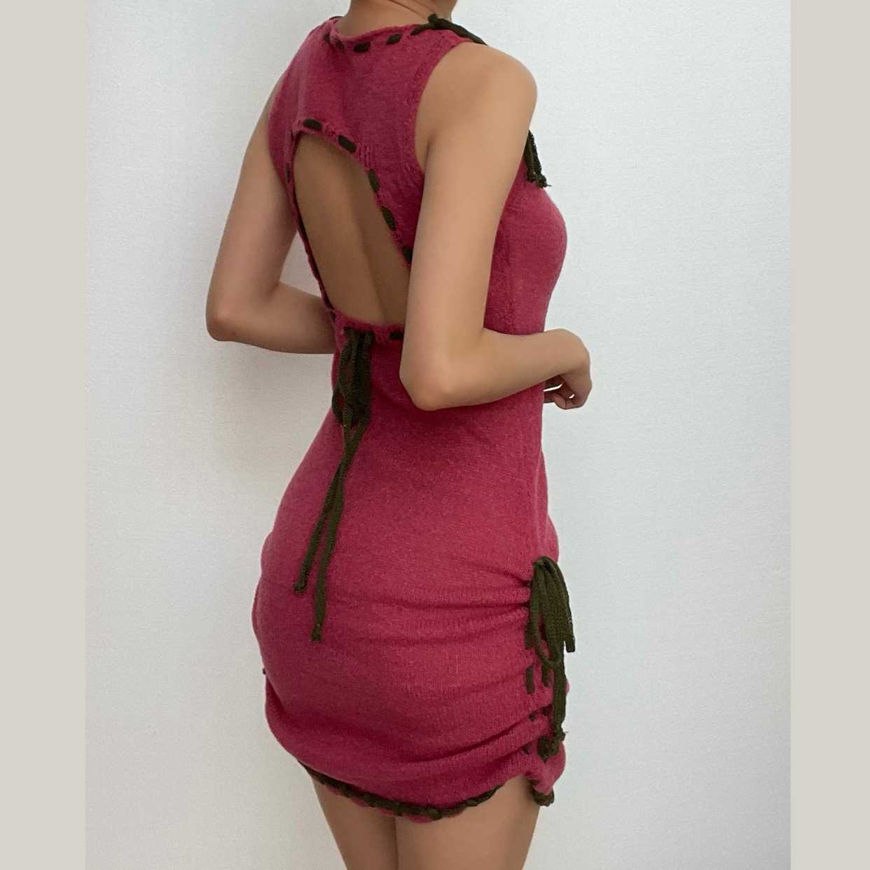 Knitted contrast sleeveless stitch drawstring backless mini dress