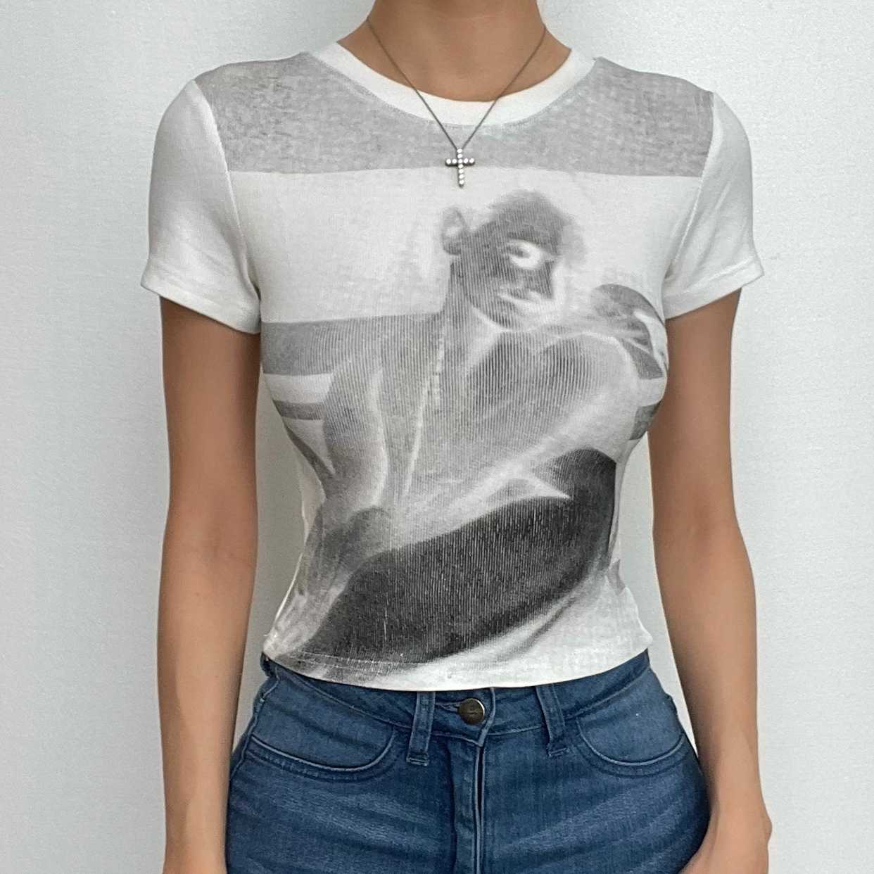 Short sleeve crewneck abstract contrast crop top