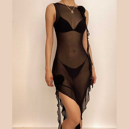 Ärmelloses Midikleid aus transparentem Netzstoff mit Rüschen und Blumenapplikation