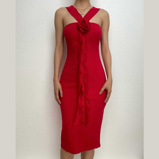 Geripptes, einfarbiges Midikleid mit Schlitz, Blumenapplikation und Rüschenband