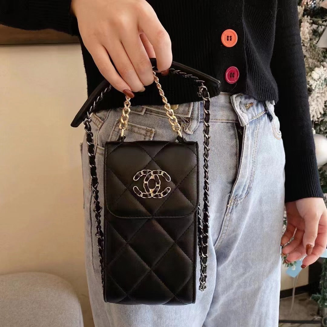 Coole Handytasche mit Kette