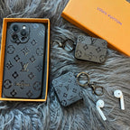 Love Black Trendy AirPods Case