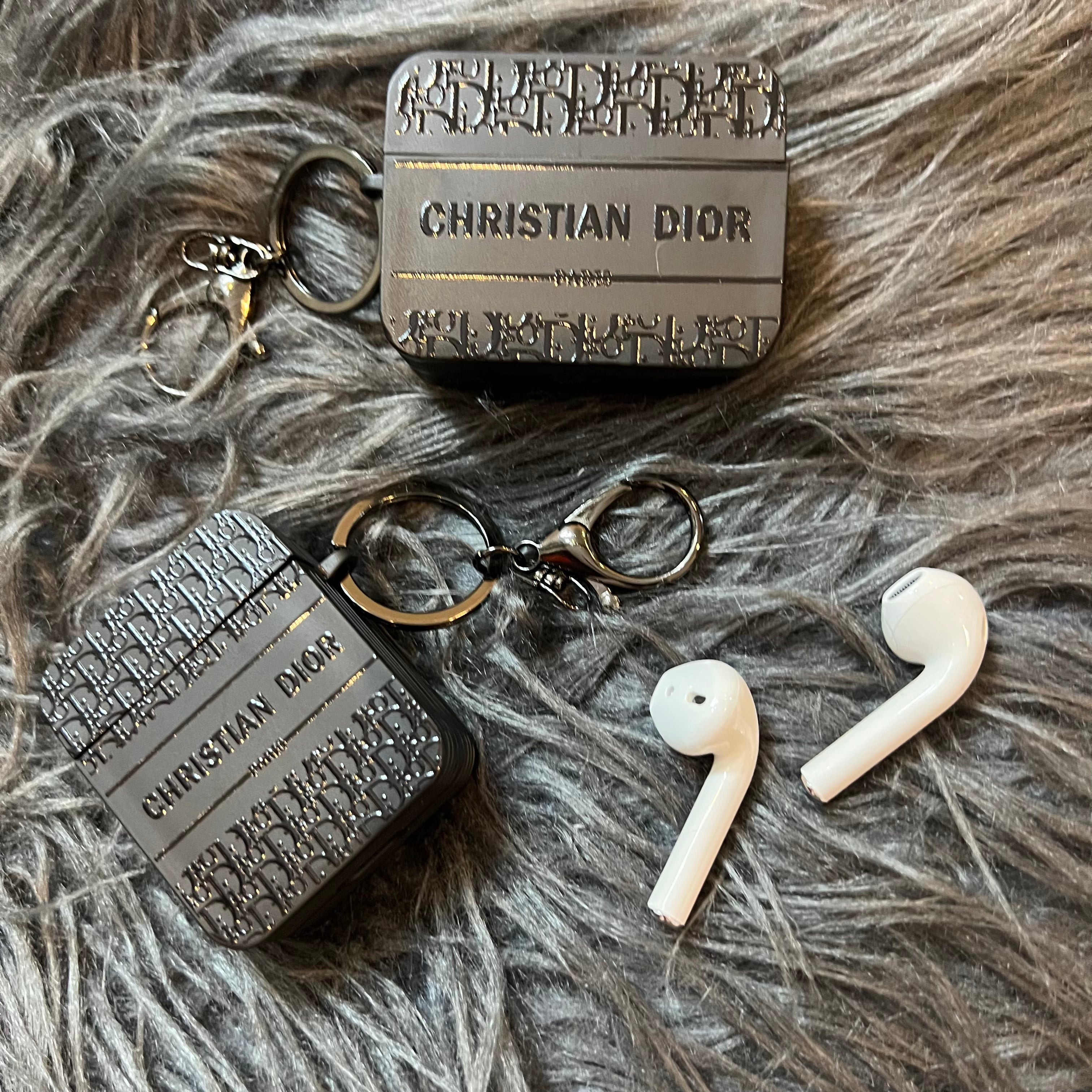 Kleines schwarzes AirPods-Case