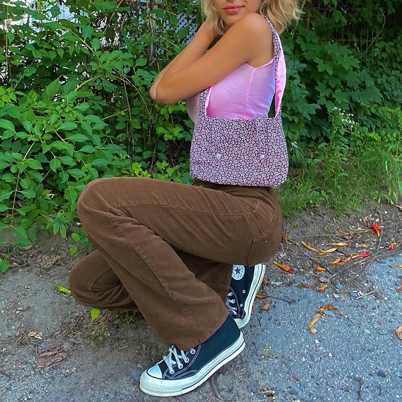 Pantaloni in velluto a coste marrone a vita bassa "Kim"