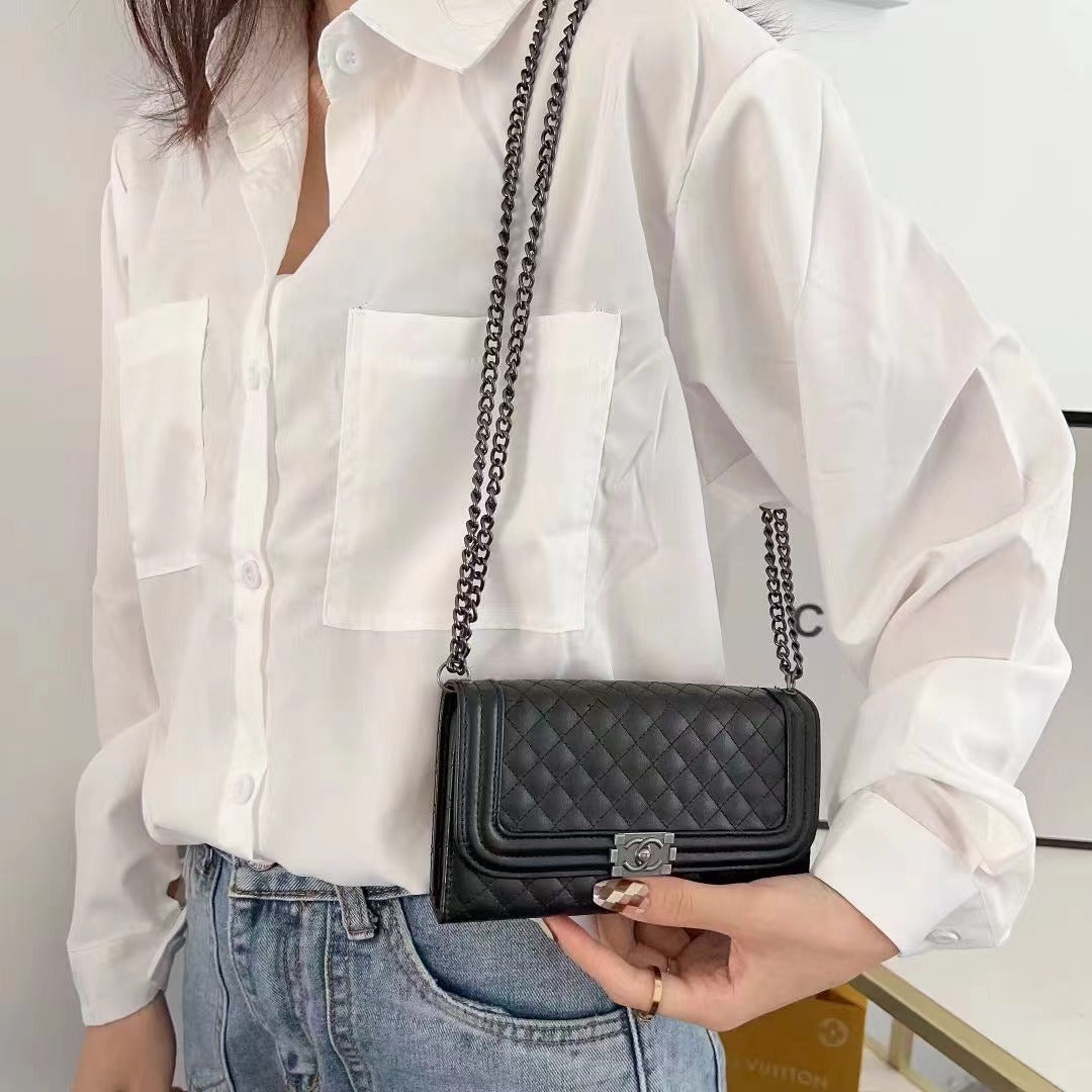 Klassische schwarze Handytasche für iPhone