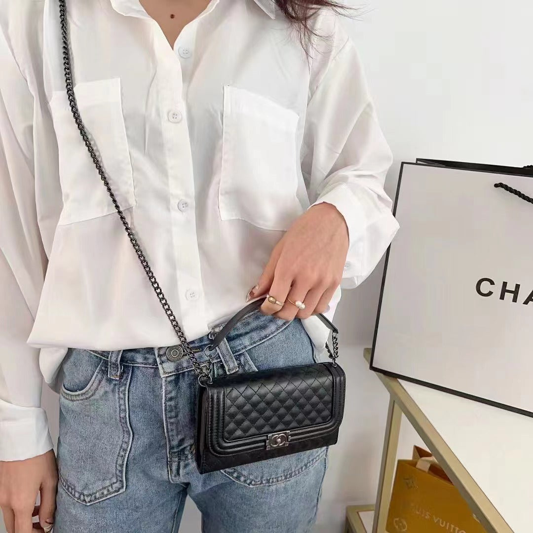 Klassische schwarze Handytasche für iPhone