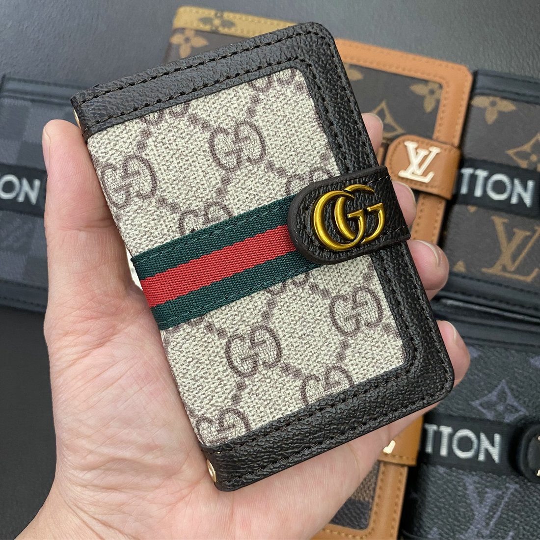 Hochwertiges Flip-Kartenetui aus Leder