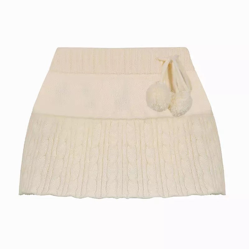 Gonna micro Y2K in maglia a trecce con dettaglio pompon