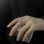 Offener Ring mit Herzstein 