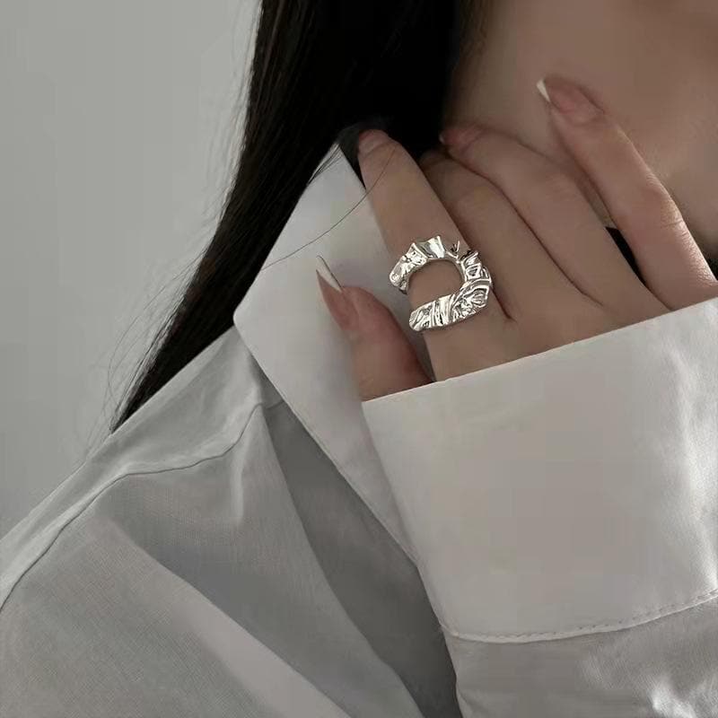 Gerüschter unregelmäßiger offener Ring 