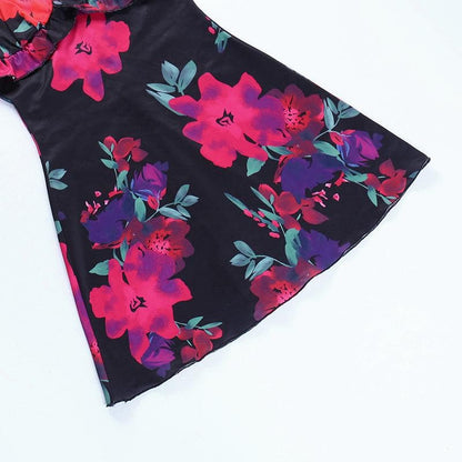 Rückenfreies Camisole-Minikleid mit Rüschen und Blumenmuster in Kontrastfarbe und V-Ausschnitt