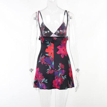 Rückenfreies Camisole-Minikleid mit Rüschen und Blumenmuster in Kontrastfarbe und V-Ausschnitt
