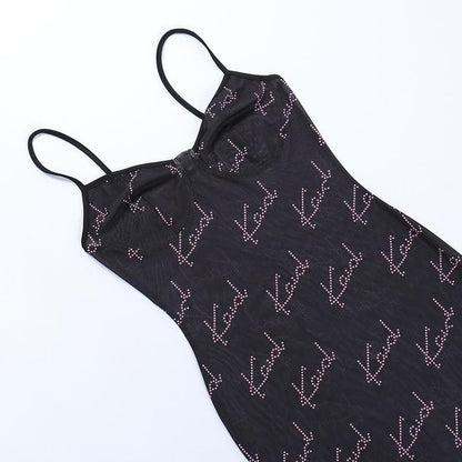 Transparentes Mesh-Camisole-Minikleid mit V-Ausschnitt und Kontrastdruck