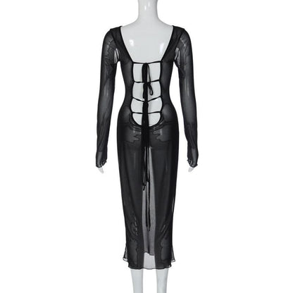 Transparentes, rückenfreies Midikleid aus transparentem Netzstoff mit langen Ärmeln und Selbstschnürung