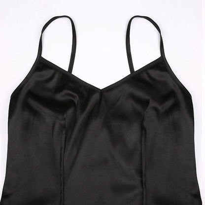Rückenfreies, gerüschtes Camisole-Minikleid aus Satin mit V-Ausschnitt und Reißverschluss