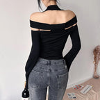 Top con scollo all'americana, maniche lunghe e spalle scoperte