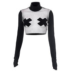Top corto patchwork con guanti a maniche lunghe e collo alto in rete