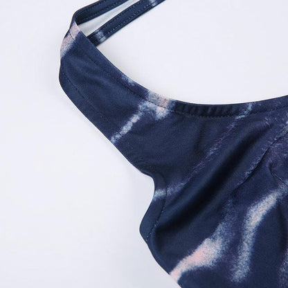 Batik-Neckholder-Minikleid mit U-Ausschnitt und rückenfreiem Kontrast